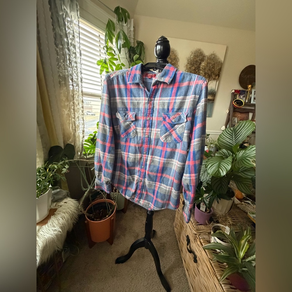 Gently Used  Men’s Arizona Jean Company Flannel Shirt